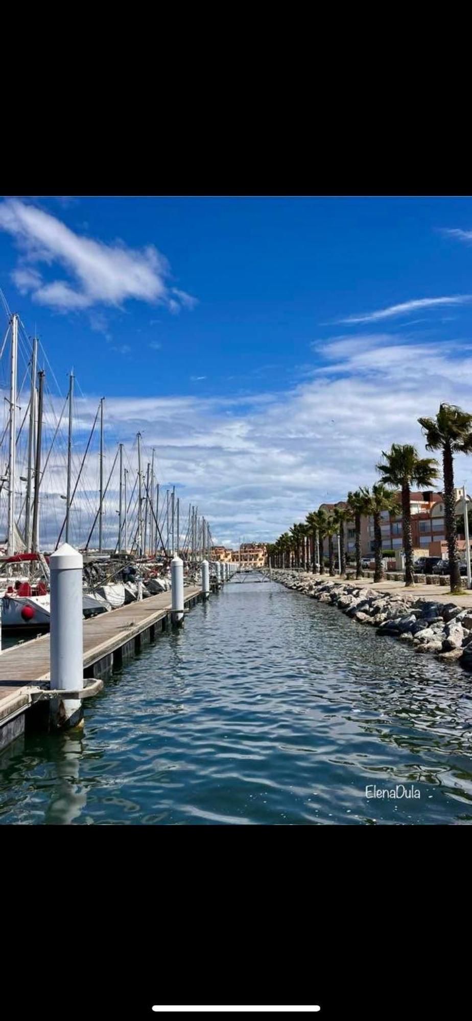 Avec Vue Sur Le Port